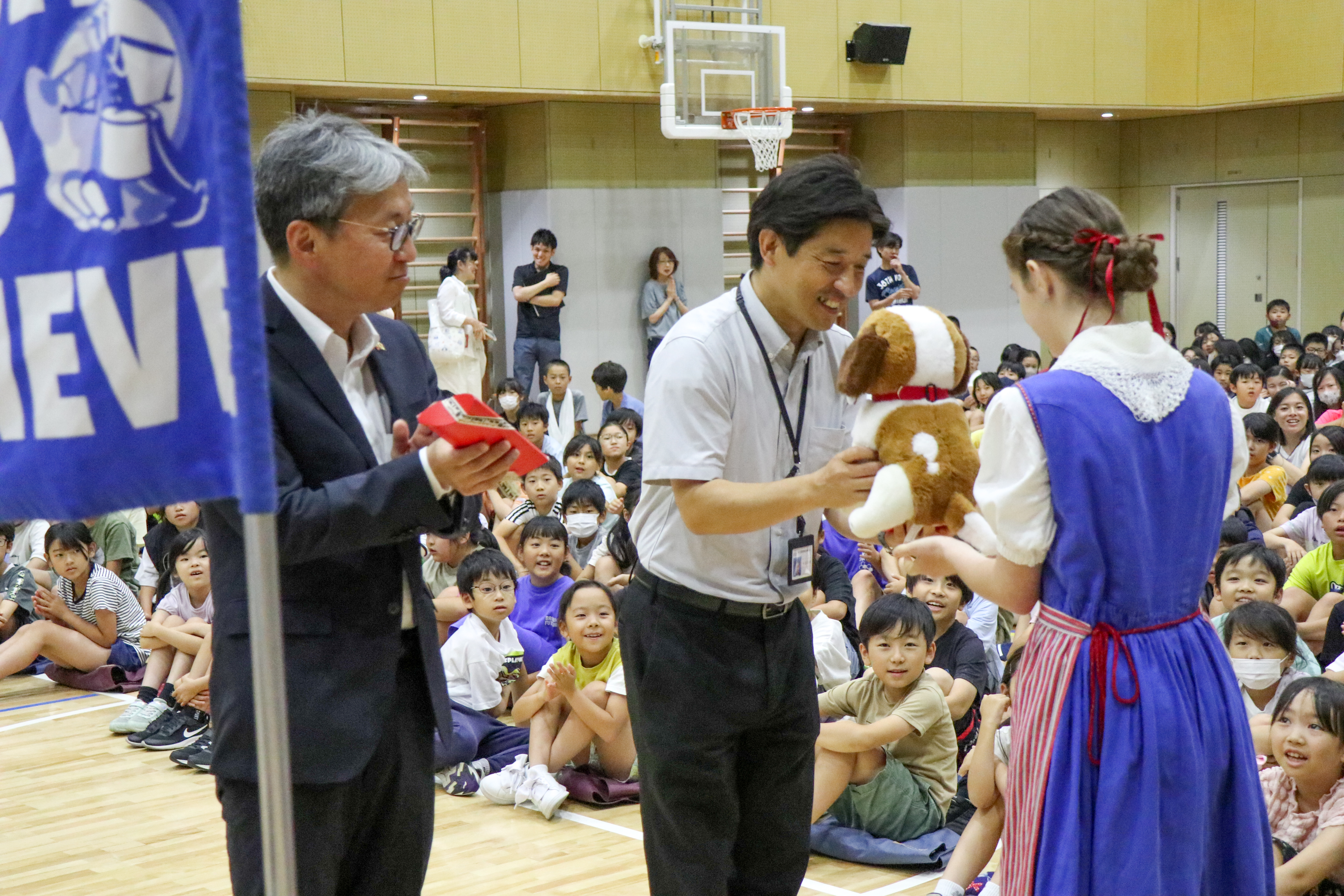 Cadet de Geneva visits Jonan Elementary School in Shinagawa image