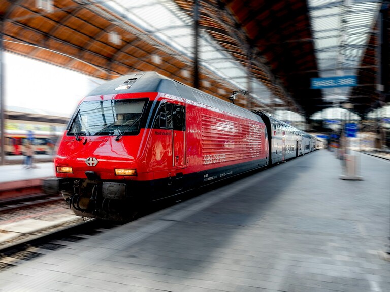In 2024, a record was set: 1.39 million people travelled daily with SBB on long-distance and regional trains. — © Christian Meyer-Hentschel / Unsplash