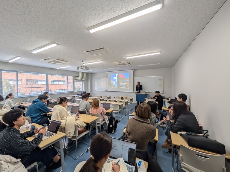 学生との対話――連邦制・イニシアティヴ（国民発議権）・国民投票について image