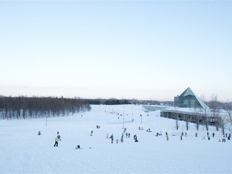 Moerenuma Park / Photo by TAKUMA Noriko / Courtesy of Sapporo International Art Festival Executive Committee